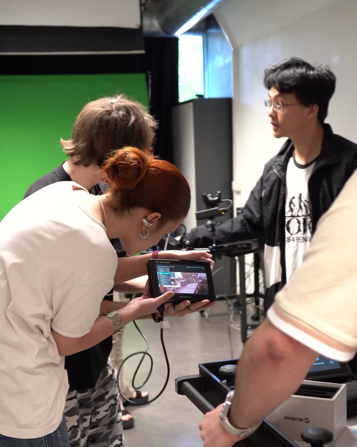 Studenti DAM sul set virtuale con camera tracking